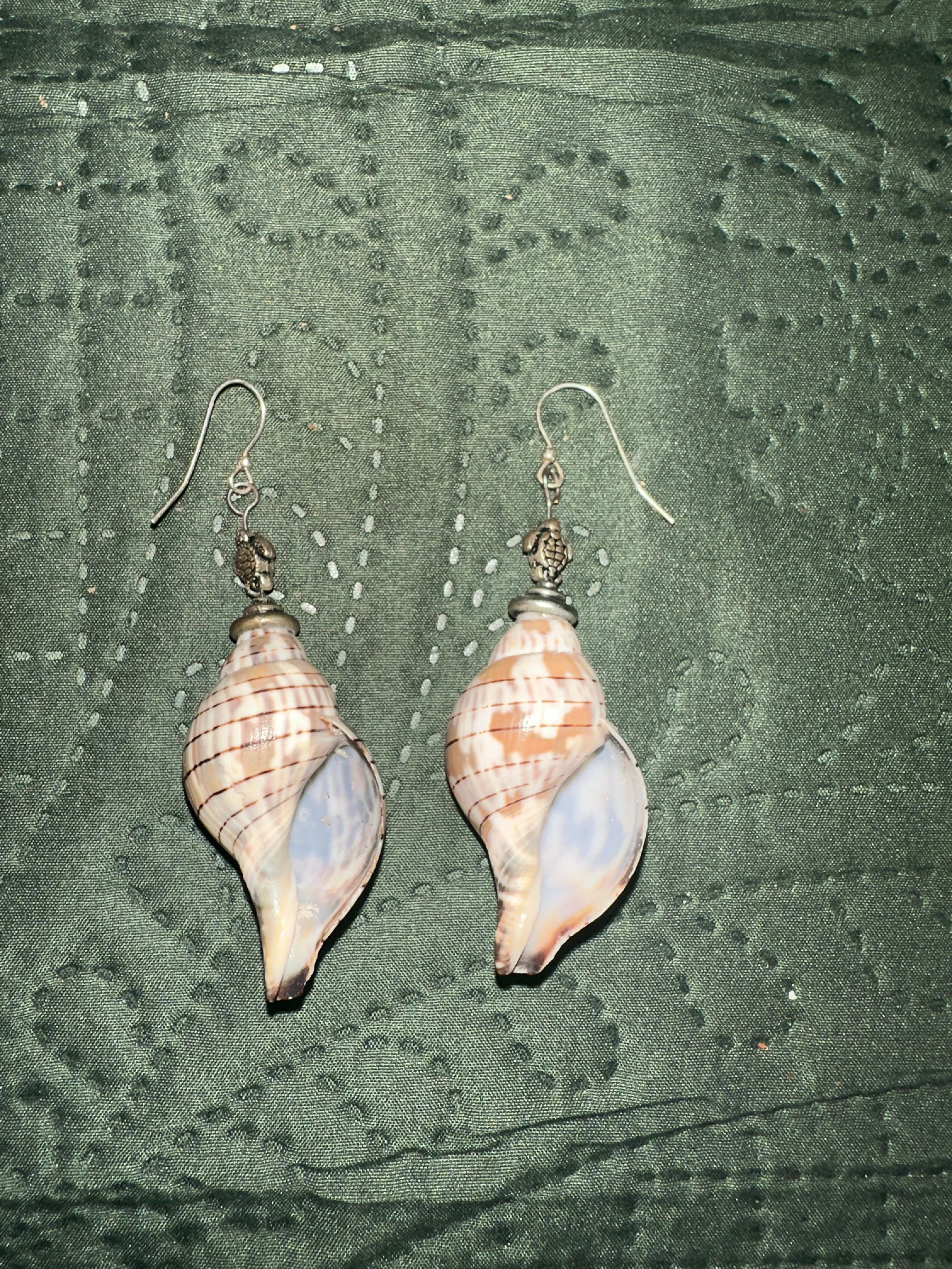 Coastal spiral shell & sea turtle earrings